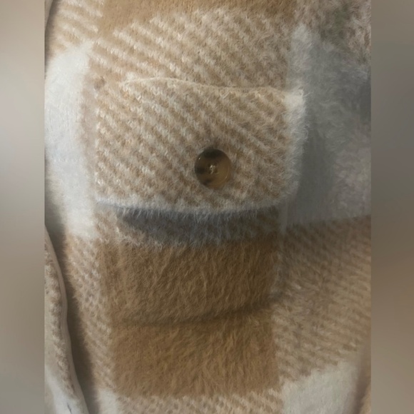 TORRID Women’s Eyelash Jaquard  Plaid Button- Up Jackett Tan/ Cream Size  1 - Picture 4 of 15